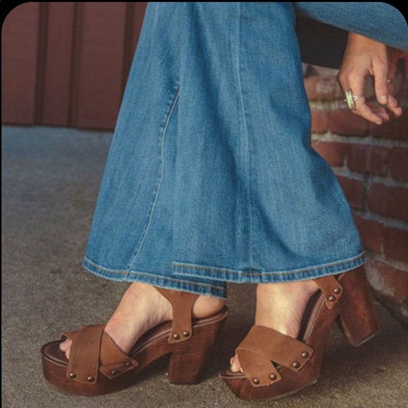 Matisse Shoes - Matisse Brown Suede Jackie Clogs